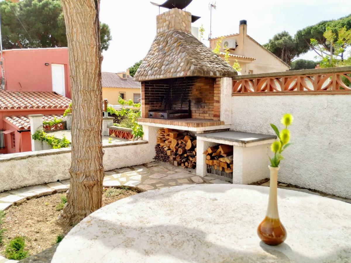 Vacay Apartamento Montgo, Agradable Jardin! En Costa Brava L'Escala! Exterior photo
